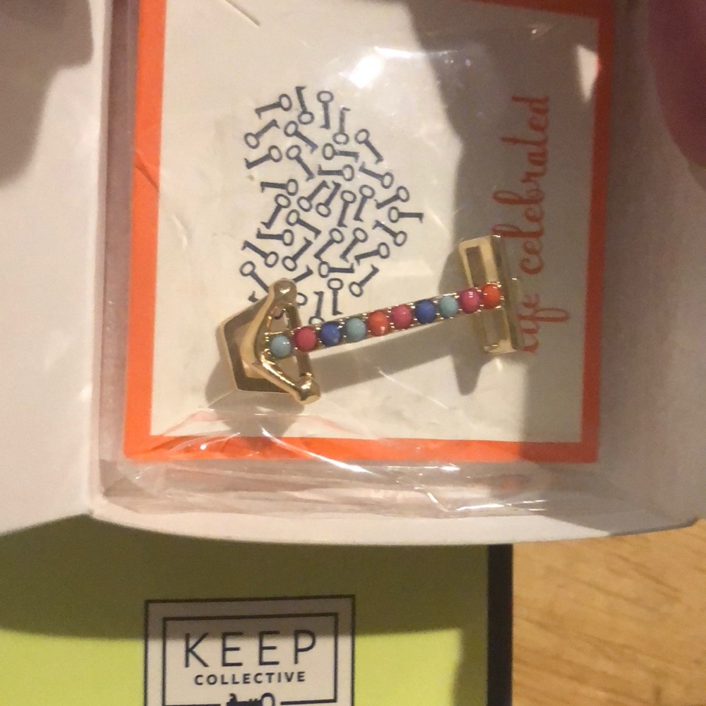 Global friendship anchor with box keep collective